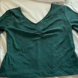 sexy dark green kinda cropped long sleeve tee!!